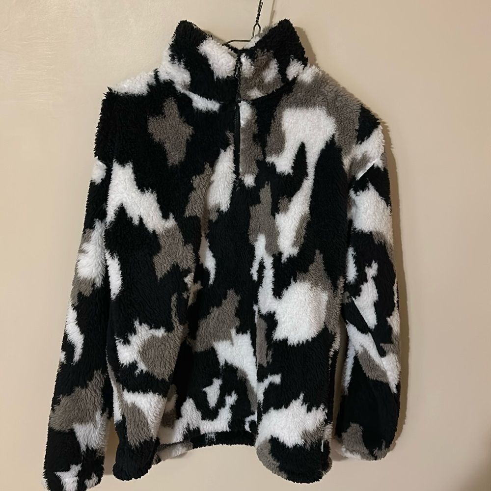 Eddie Bauer We Wander Plush 1/4 Zip Neutral Camo pull over Small